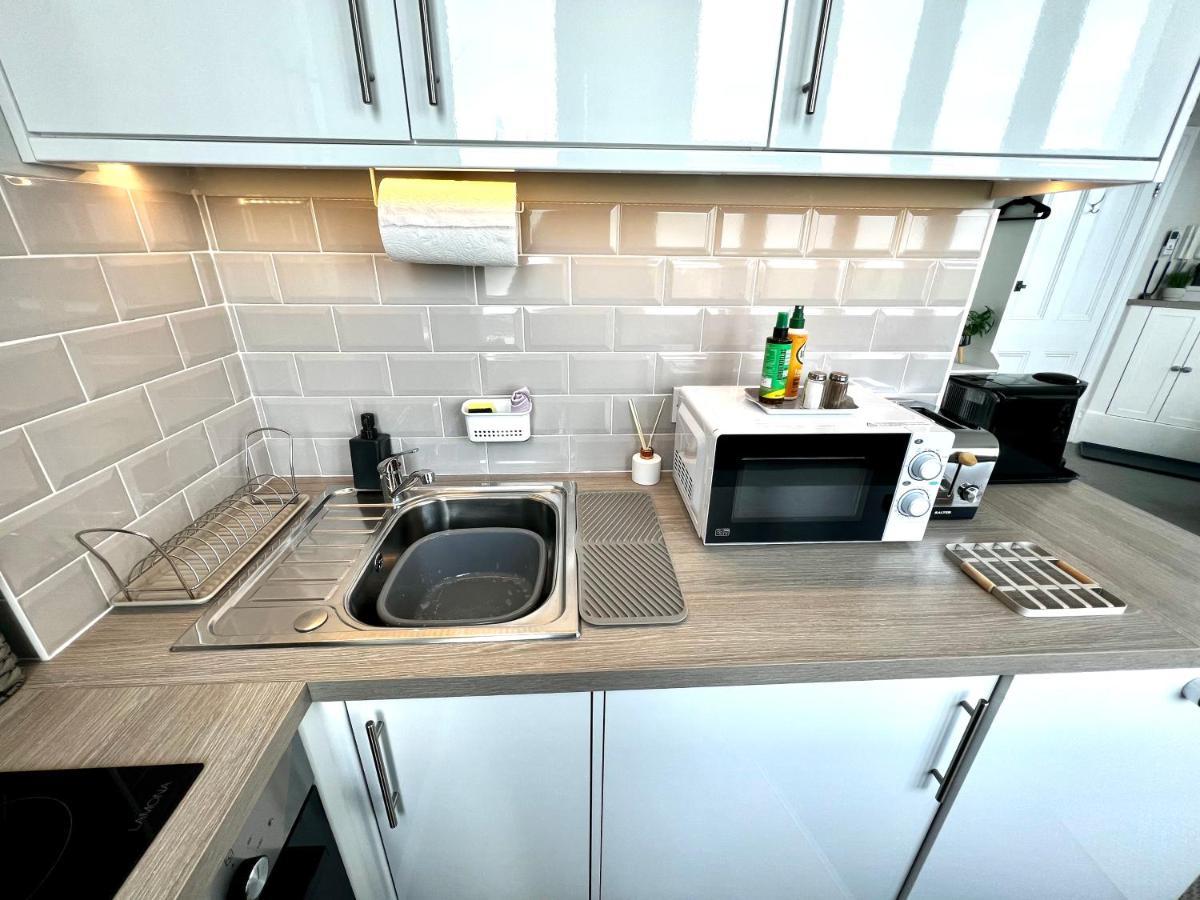 Beachfront Compact Coastal Crib, Direct Sea Views & Air Conditioning Littlestone-on-Sea Extérieur photo